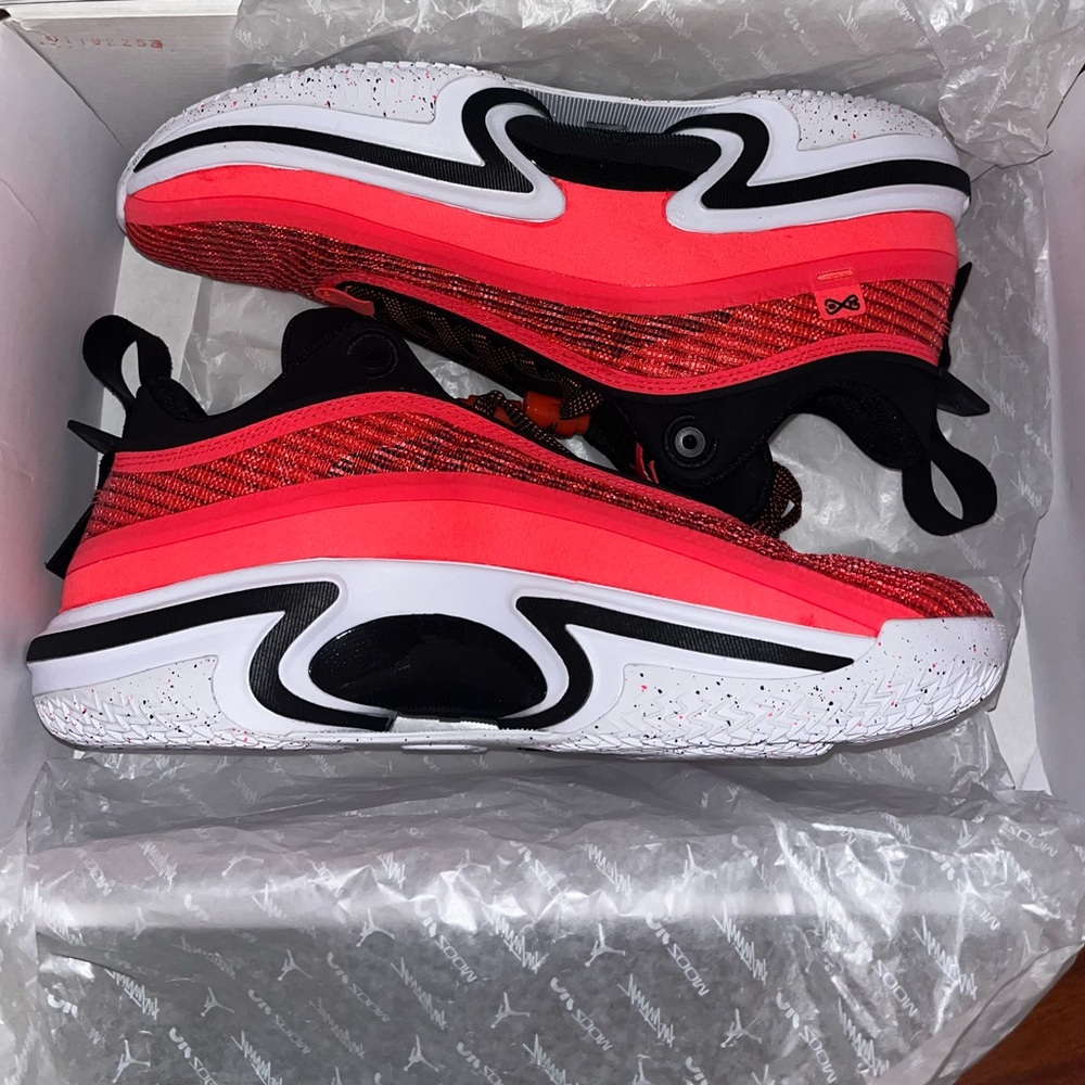 AIR JORDAN 36 LOW SIZE 11M or 12.5W